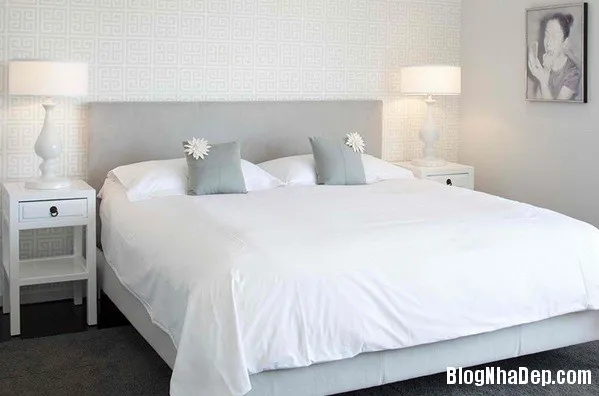 Mẫu phòng ngủ đẹp sang với giường màu trắng